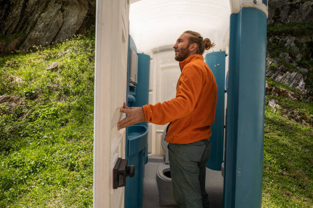 Best Portable restroom trailer rental  in Machesney Park, IL