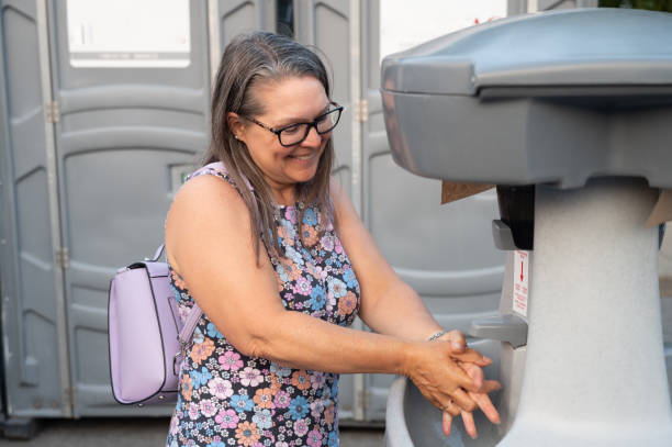 Best Luxury portable toilet rental  in Machesney Park, IL